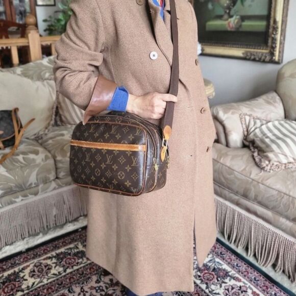 Louis Vuitton Reporter PM Crossbody Bag - Picture 16 of 16